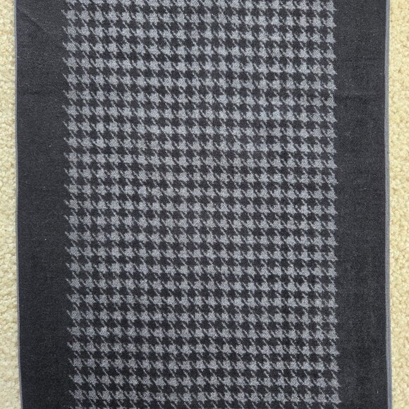 NWOT *SILK* Grey & Black Houndstooth Scarf - Picture 2 of 8